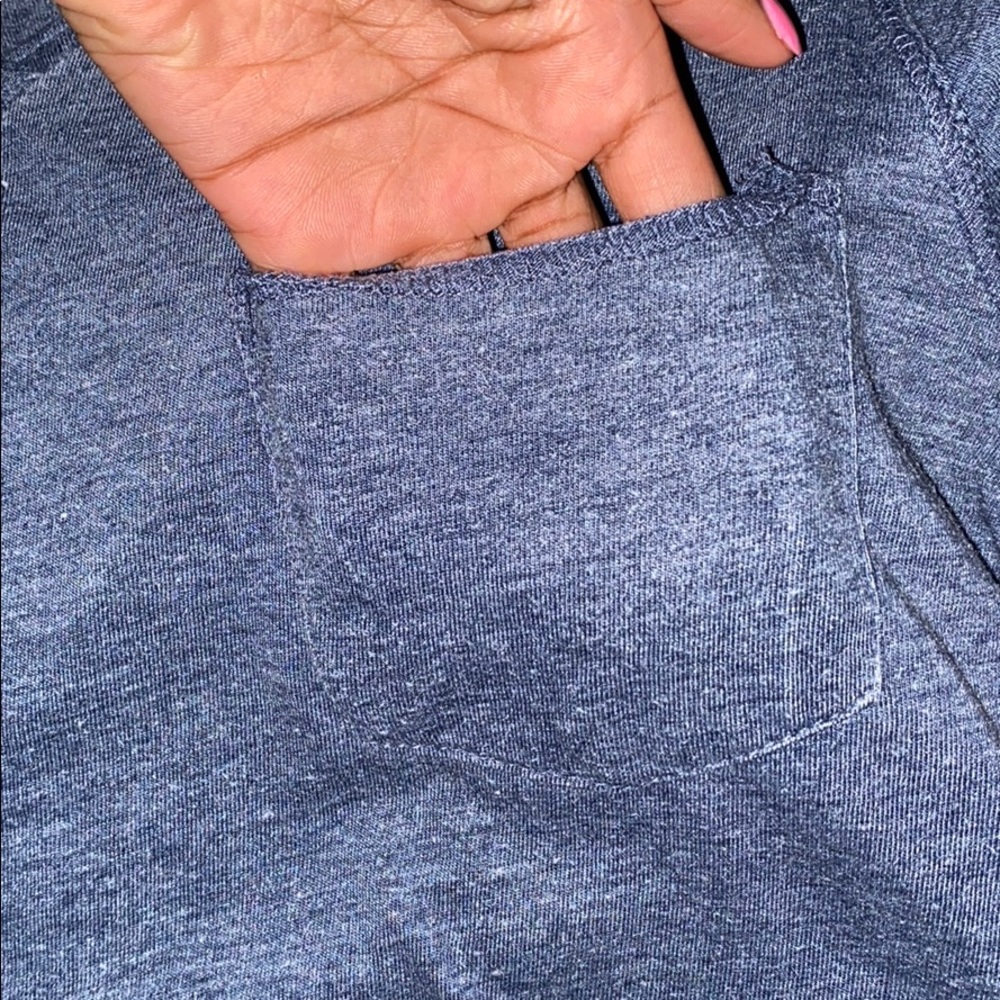 Tops - Picture 4 of 4